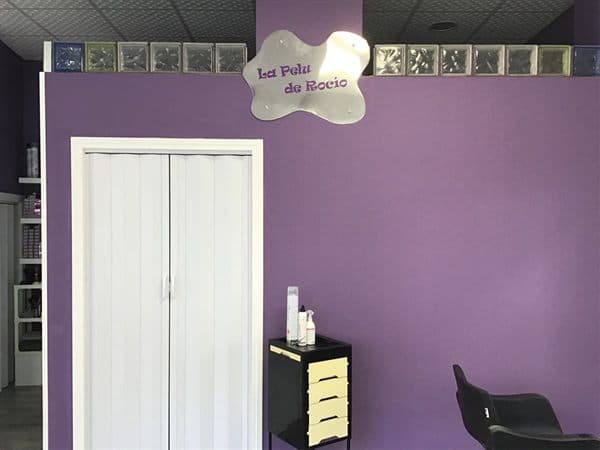 Interior de La Pelu de Rocío, peluquería unisex en Ferrol